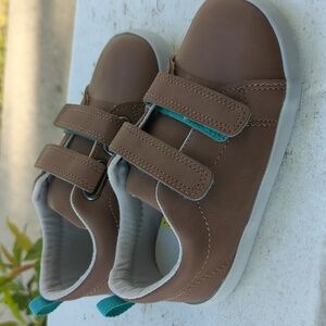 Ten Little Toes Brown sneakers